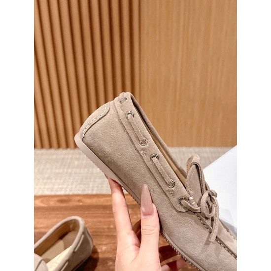 open-toed shoe open-toed shoe