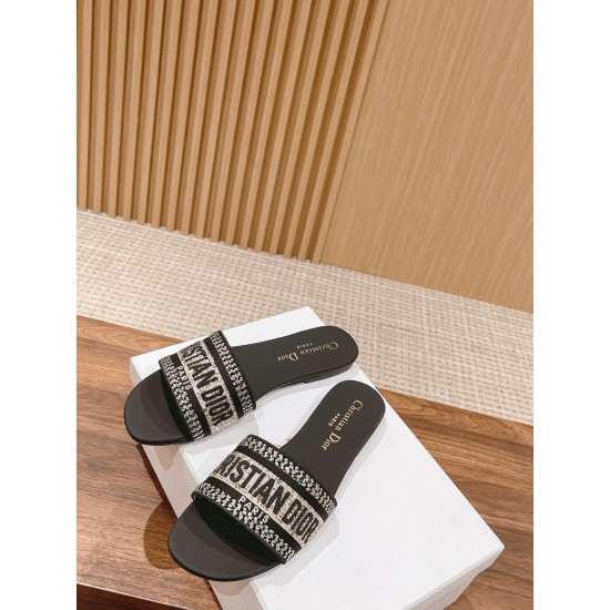 slippers slippers