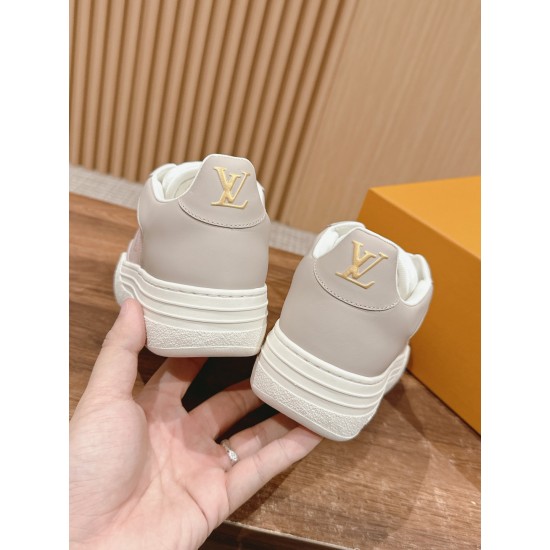 LV SNEAKERS