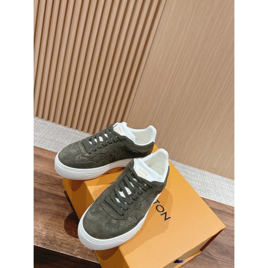 LV SNEAKERS