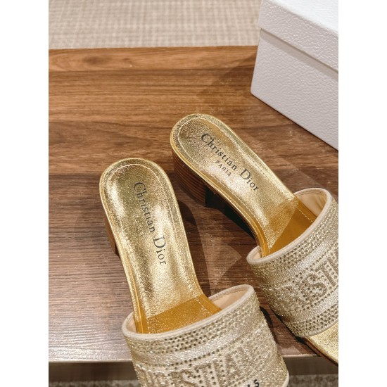 slippers slippers