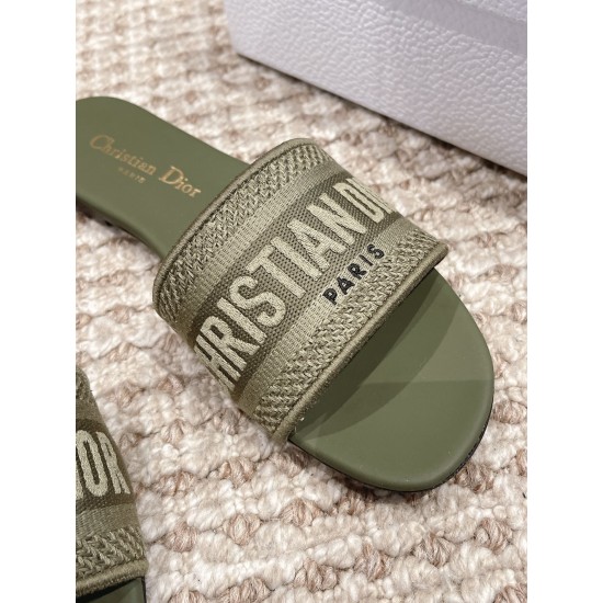 slippers slippers