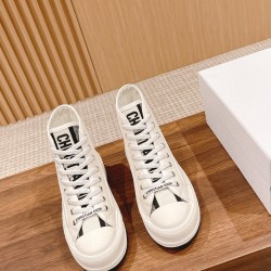 Embroidered Canvas Shoes