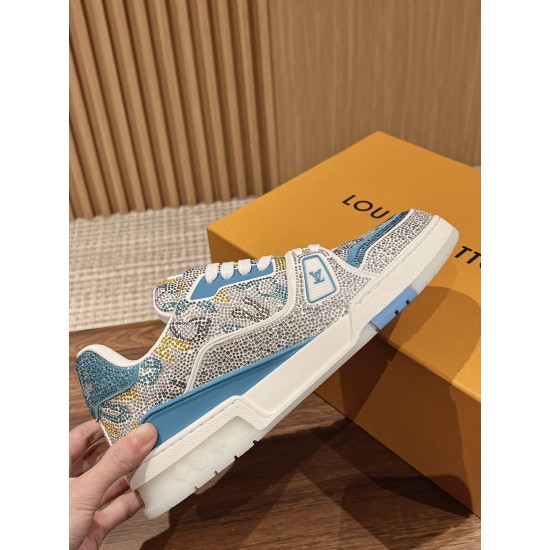 LV SNEAKERS