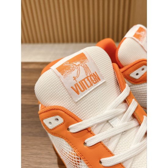 LV SNEAKERS
