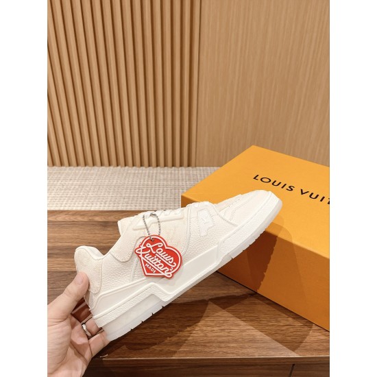 LV SNEAKERS