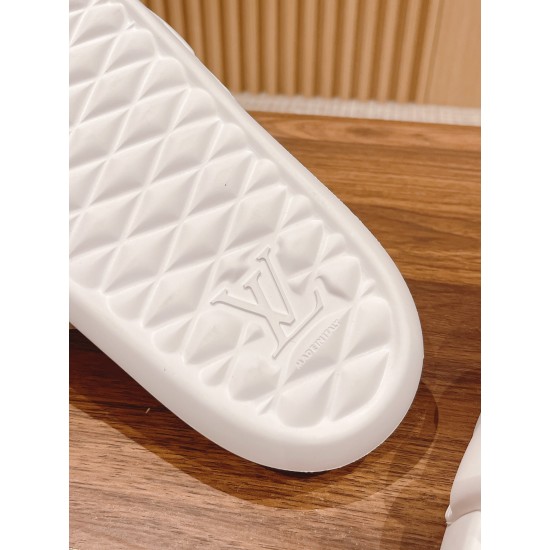 LV SLIPPERS