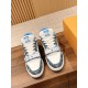 LV SNEAKERS