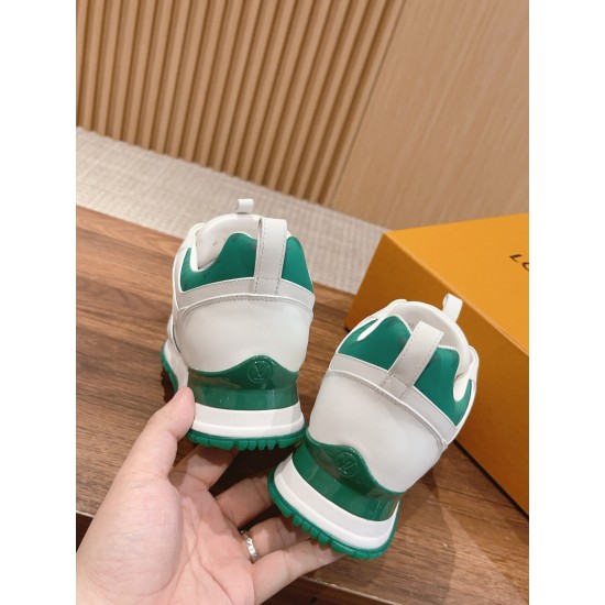 LV SNEAKERS