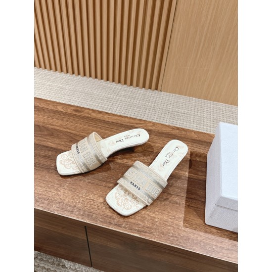 slippers slippers