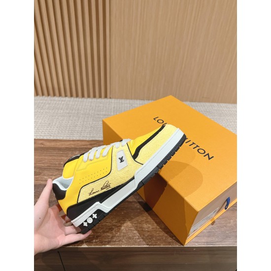 LV SNEAKERS