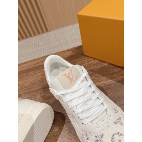 LV SNEAKERS