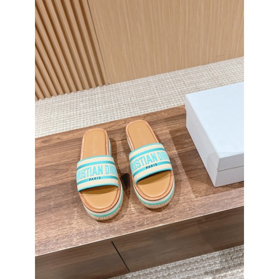 slippers 