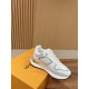 LV SNEAKERS