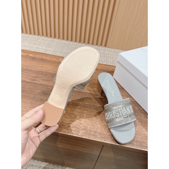 slippers slippers