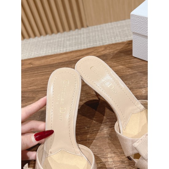 slippers slippers