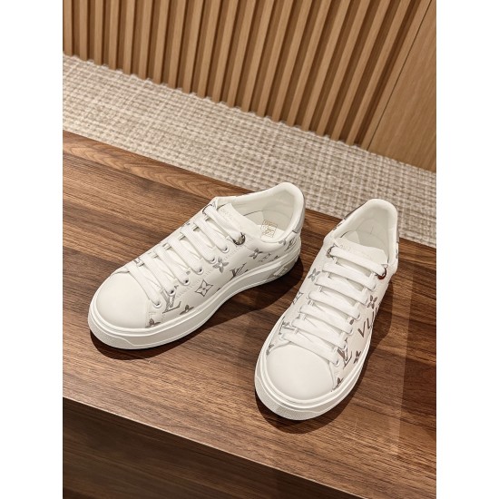 LV SNEAKERS