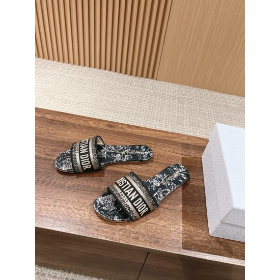 slippers slippers