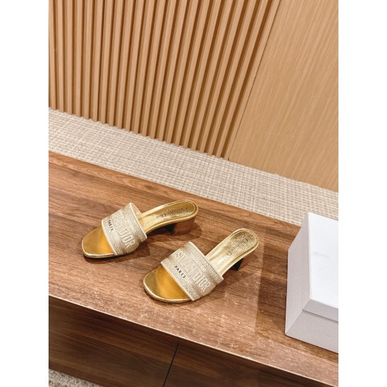 slippers slippers
