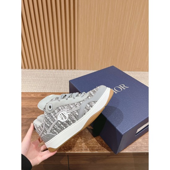 sneakers sneakers