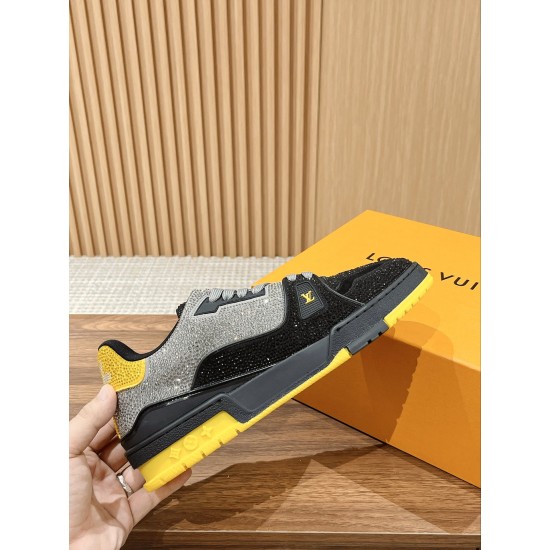 LV SNEAKERS