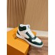 LV SNEAKERS
