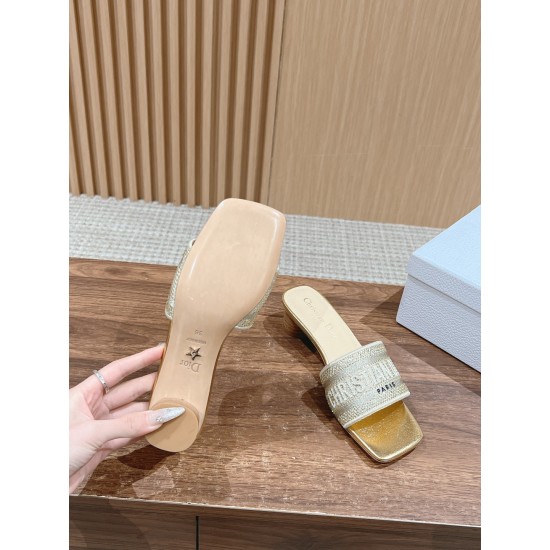 slippers slippers