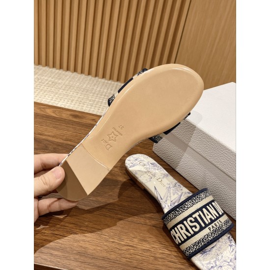 slippers slippers