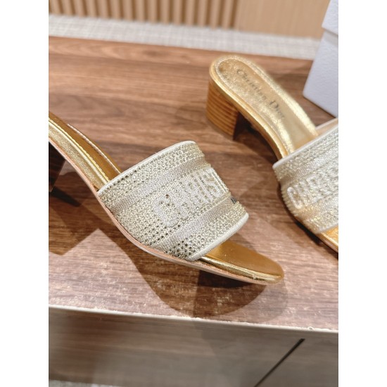 slippers slippers