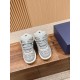 sneakers sneakers