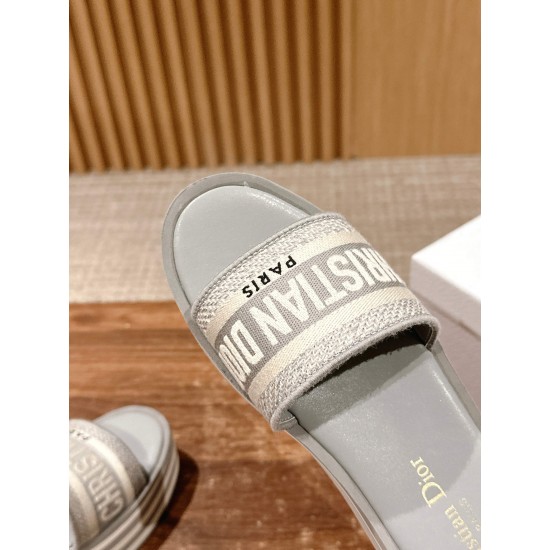 slippers slippers