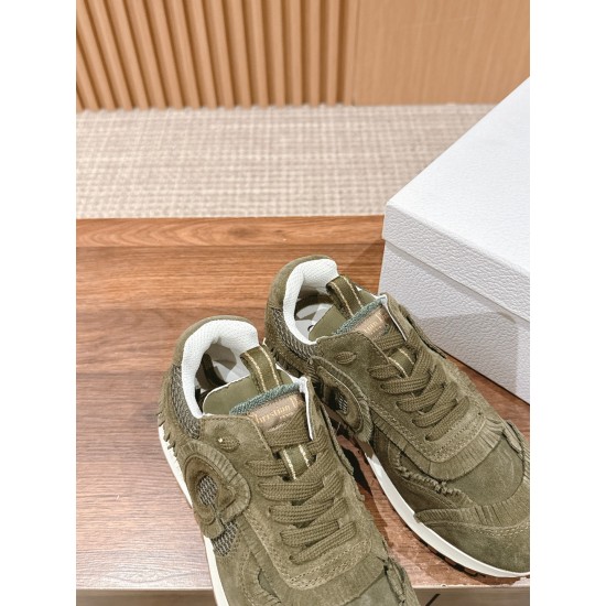 Tassel sneakers