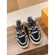 LV SNEAKERS