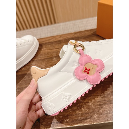 LV SNEAKERS