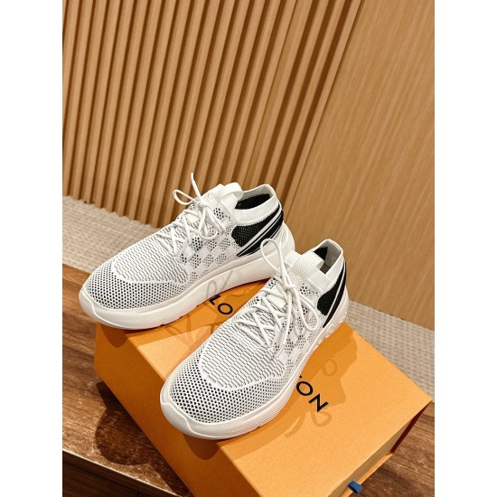 LV SNEAKERS