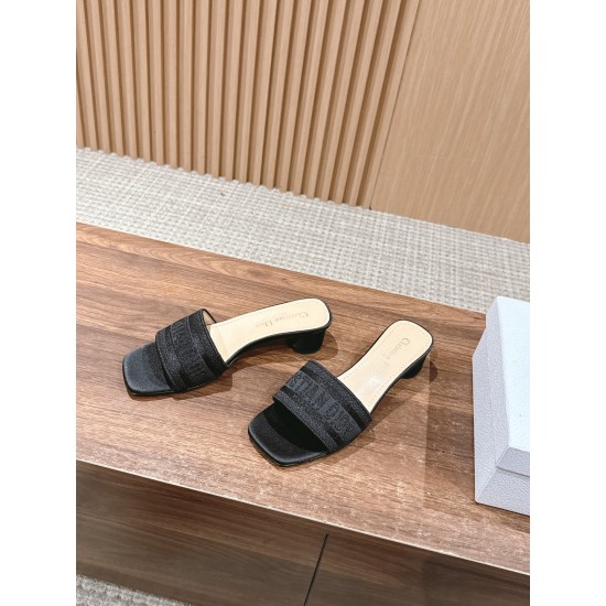 slippers 