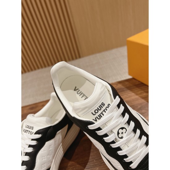 LV SNEAKERS
