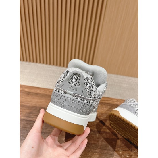 sneakers sneakers