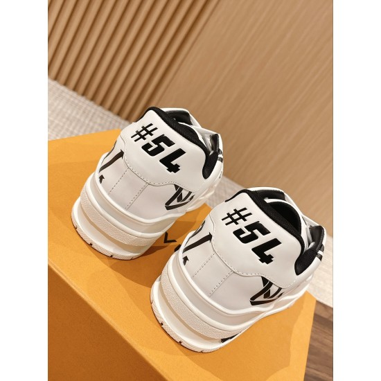 LV SNEAKERS