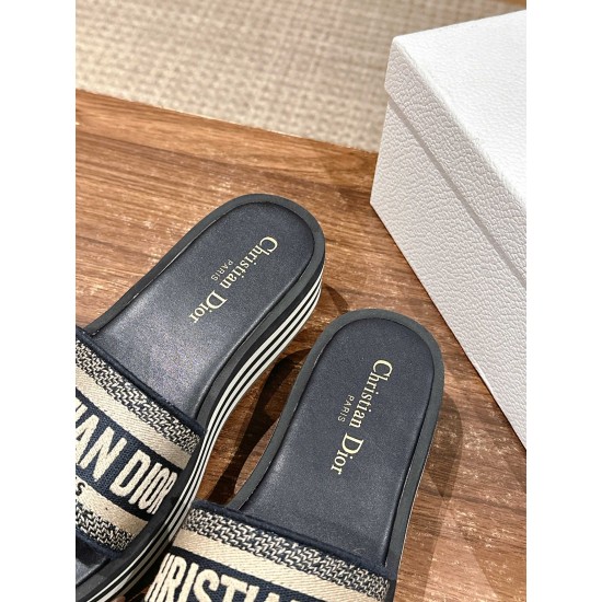 slippers slippers