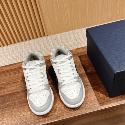 B57 Sneakers