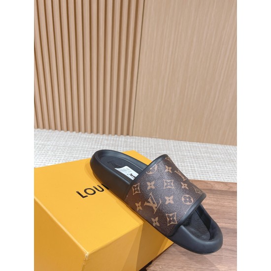 LV SLIPPERS