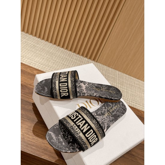 slippers slippers