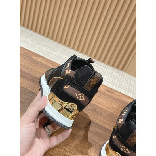 LV SNEAKERS