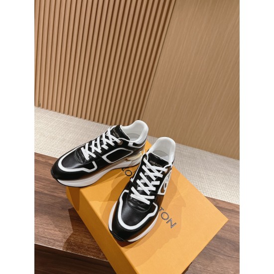 LV SNEAKERS