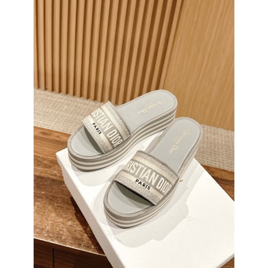 slippers slippers