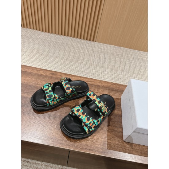 slippers 