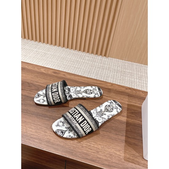 slippers slippers