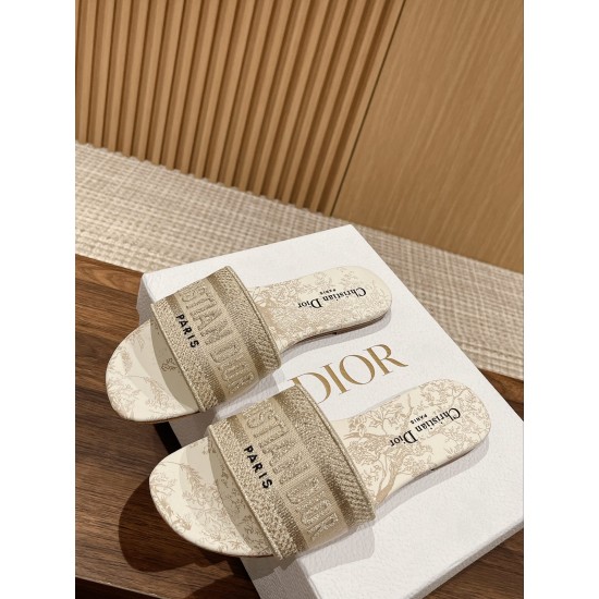 slippers slippers