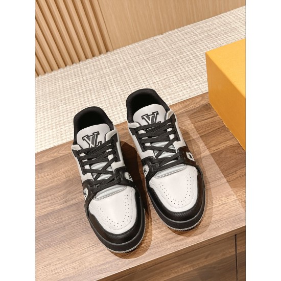LV SNEAKERS